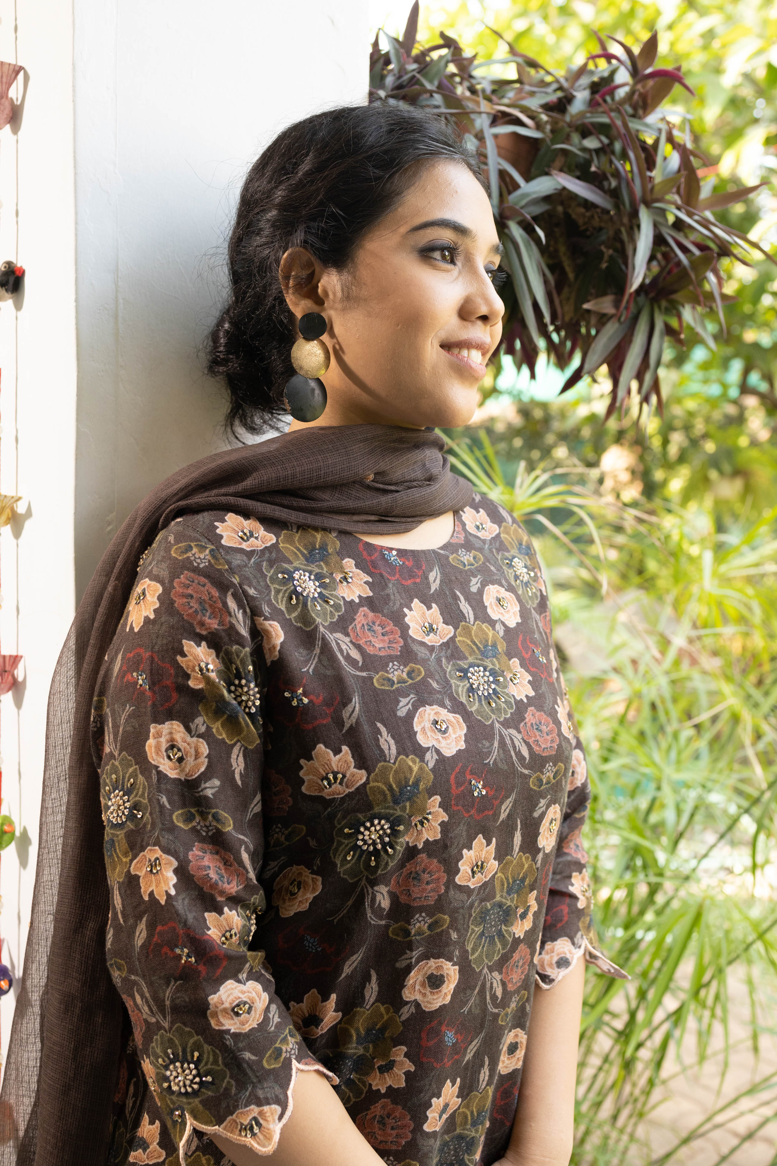 Chocolate Orchid Linen Set - Image 3