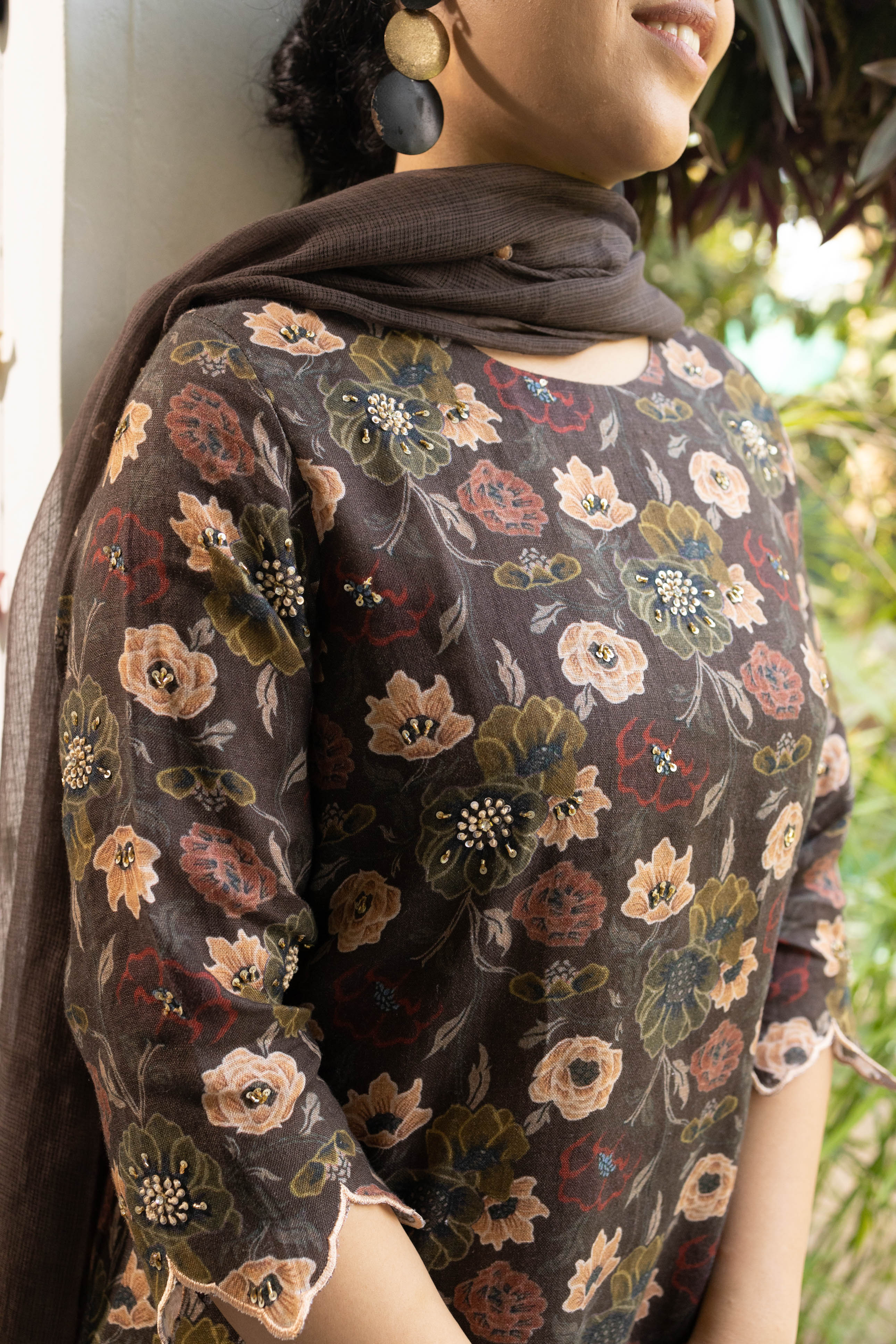Chocolate Orchid Linen Set - Image 4