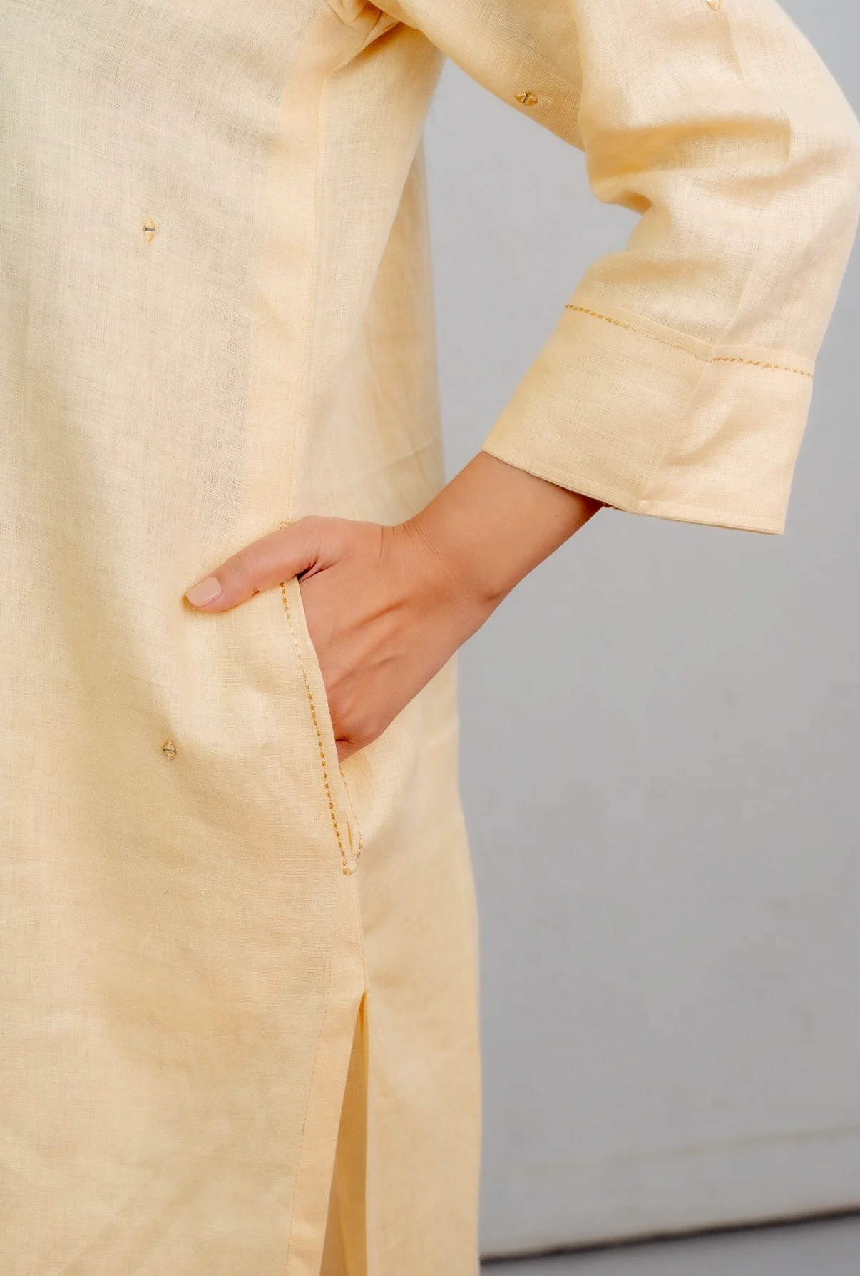 Mellow Yellow-White Linen Pair - Image 4