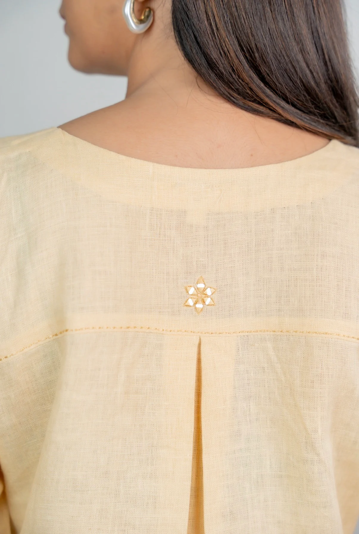 Mellow Yellow-White Linen Pair - Image 5