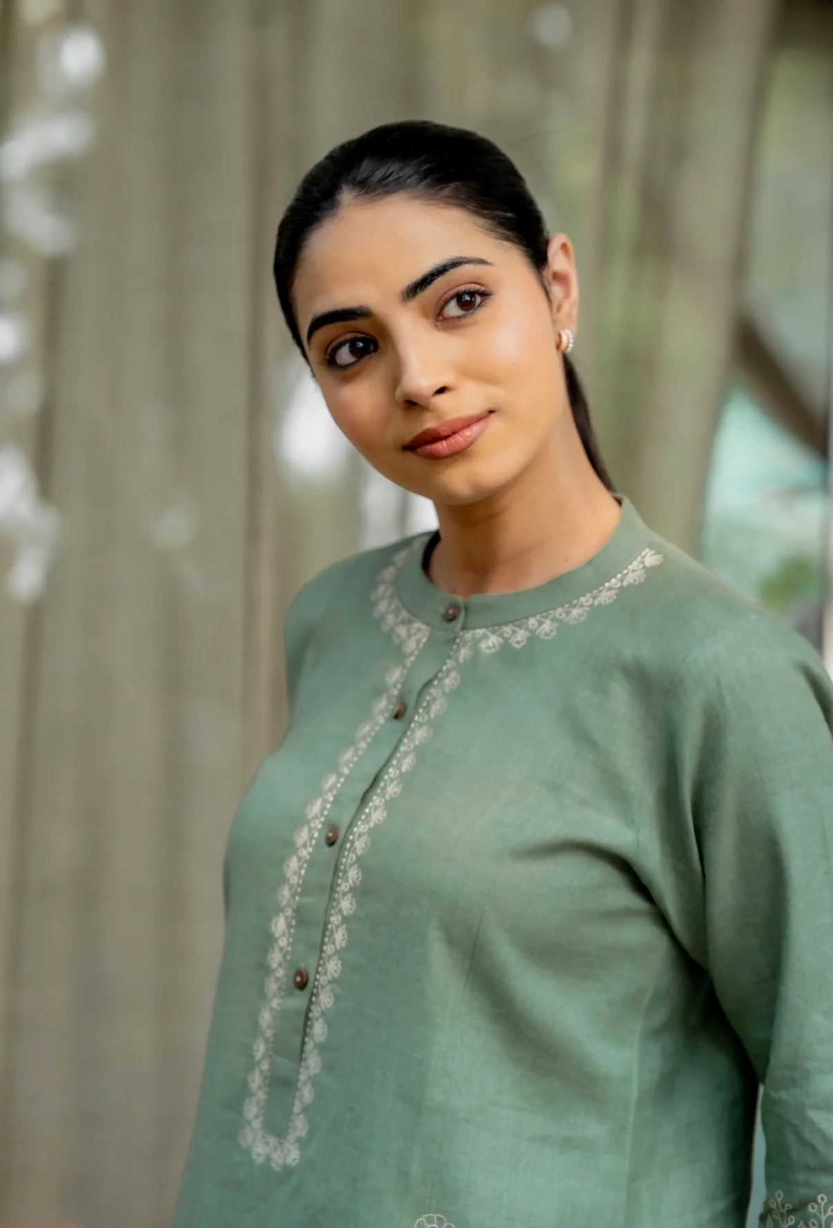 Sage Green Linen Pair - Image 5